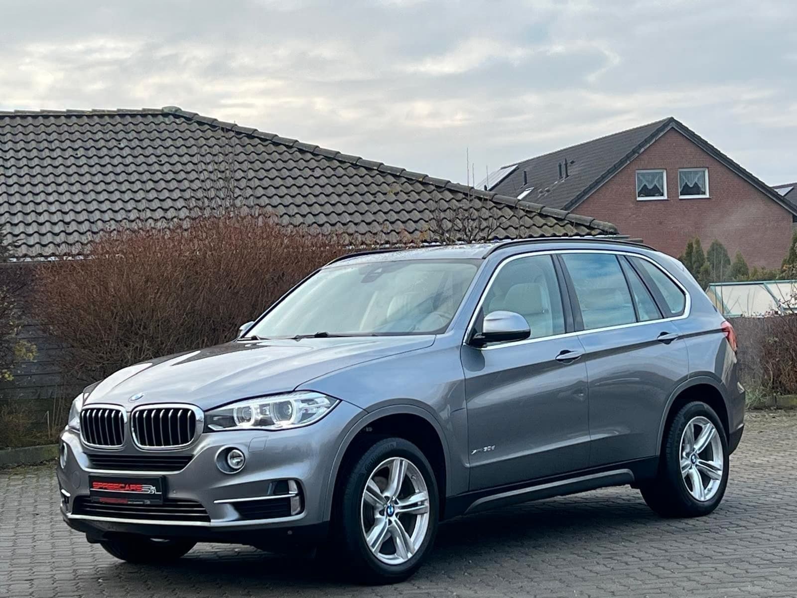 BMW X5 xDrive 30d DESIGN*SPORT-LEDER*PANO*HUD*VOLL